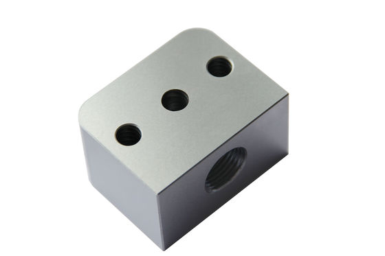 O bloqueio plástico da modelagem por injeção das peças de automóvel da injeção que projeta modelagem por injeção as peças